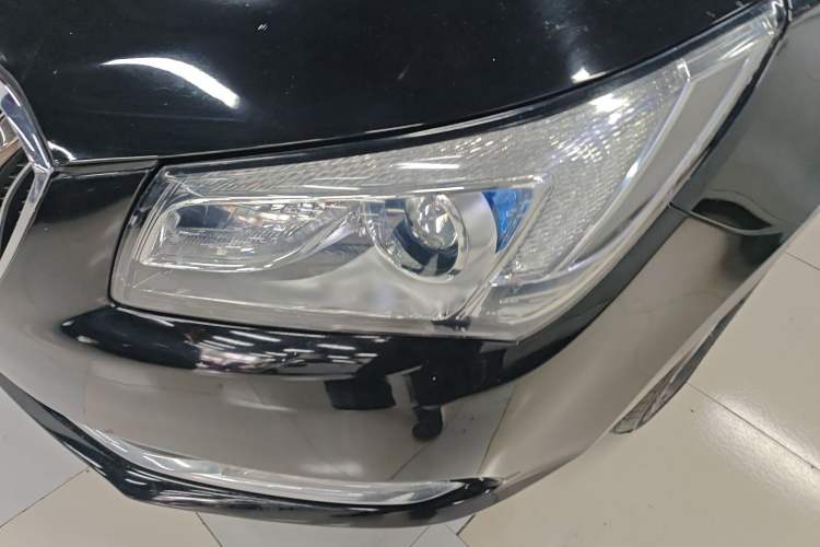 Used Buick LaCrosse 2013 2.4L SIDI Leading Comfort Version Left Front Headlight