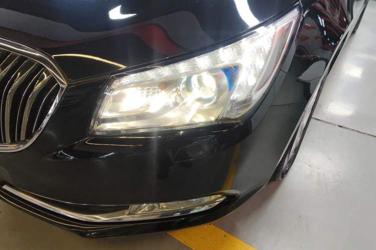 Used Buick LaCrosse 2013 2.4L SIDI Elite Comfort Version Left Front Headlight
