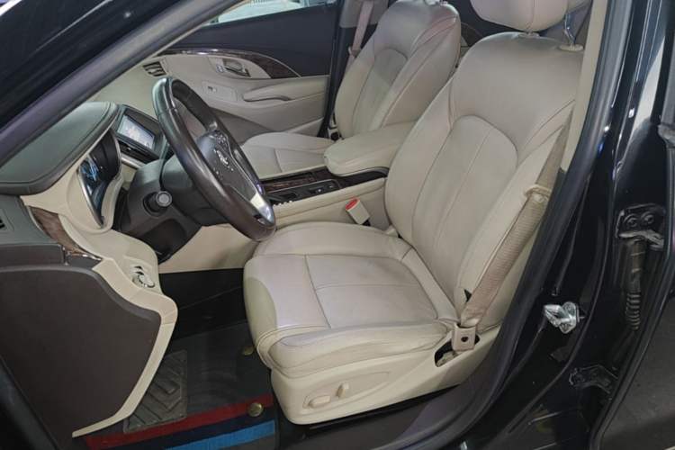 Used Buick LaCrosse 2013 2.4L SIDI Leading Comfort Version Left Front Seat