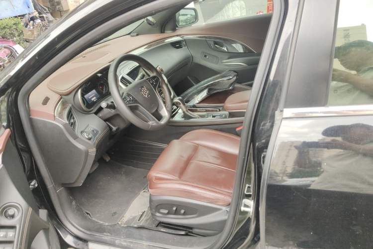 Used Buick LaCrosse 2013 2.4L SIDI Elite Comfort Version Left Front Seat