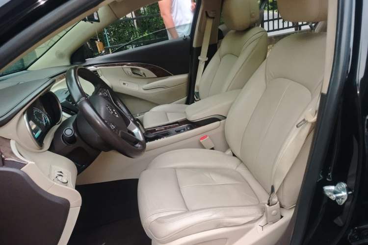 Used Buick LaCrosse 2013 2.4L SIDI Leading Comfort Version Left Front Seat