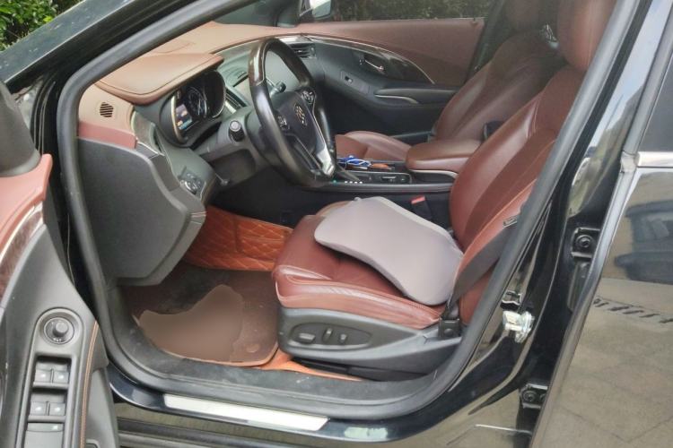 Used Buick LaCrosse 2013 2.4L SIDI Elite Comfort Version Left Front Seat