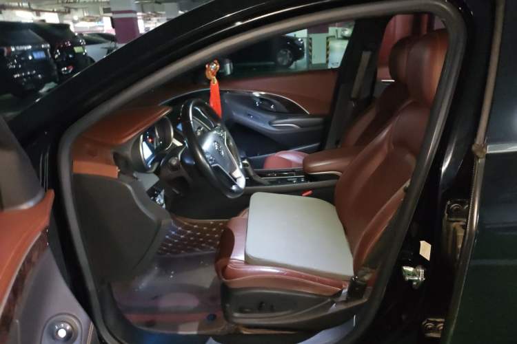 Used Buick LaCrosse 2013 2.4L SIDI Elite Comfort Version Left Front Seat