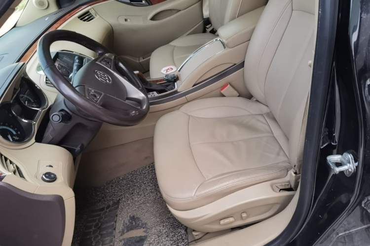 Used Buick LaCrosse 2013 2.4L SIDI Elite Comfort Version Left Front Seat