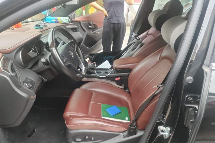 Used Buick LaCrosse 2013 2.4L SIDI Luxury Comfort Edition Left Front Seat