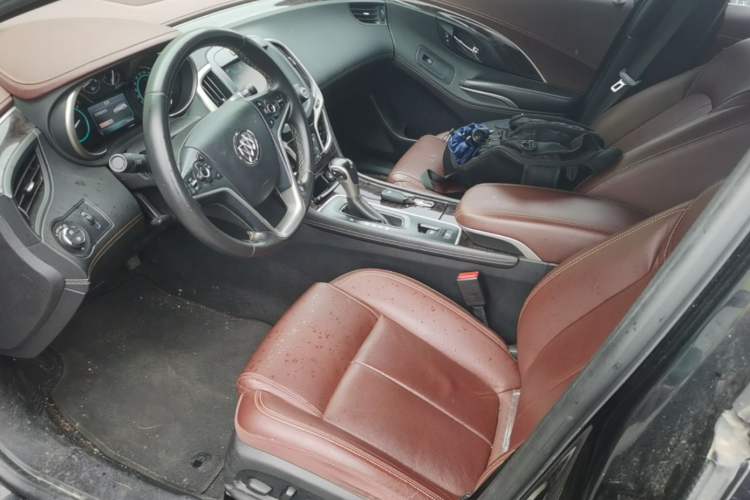 Used Buick LaCrosse 2013 2.4L SIDI Elite Comfort Version Left Front Seat