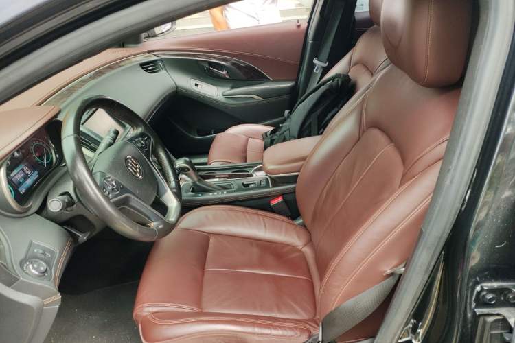 Used Buick LaCrosse 2013 2.4L SIDI Elite Comfort Version Left Front Seat