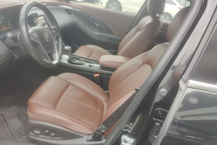Used Buick LaCrosse 2013 2.4L SIDI Luxury Comfort Edition Left Front Seat