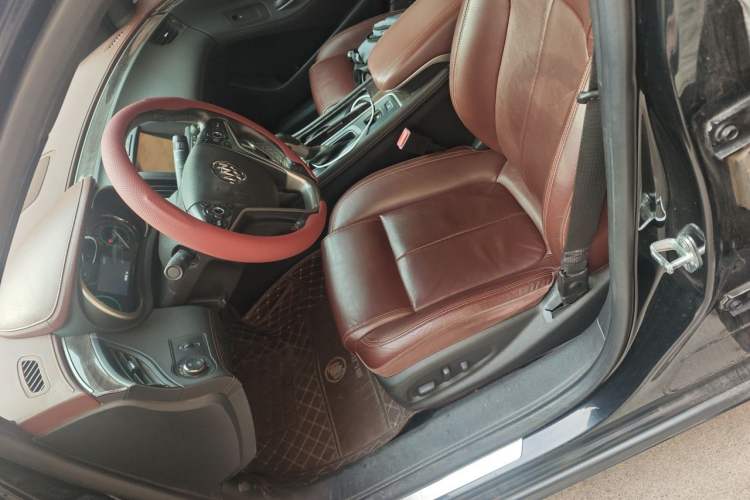 Used Buick LaCrosse 2013 2.4L SIDI Elite Comfort Version Left Front Seat