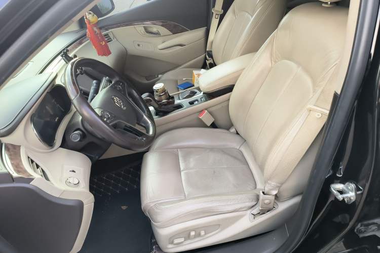 Used Buick LaCrosse 2013 2.4L SIDI Luxury Comfort Edition Left Front Seat