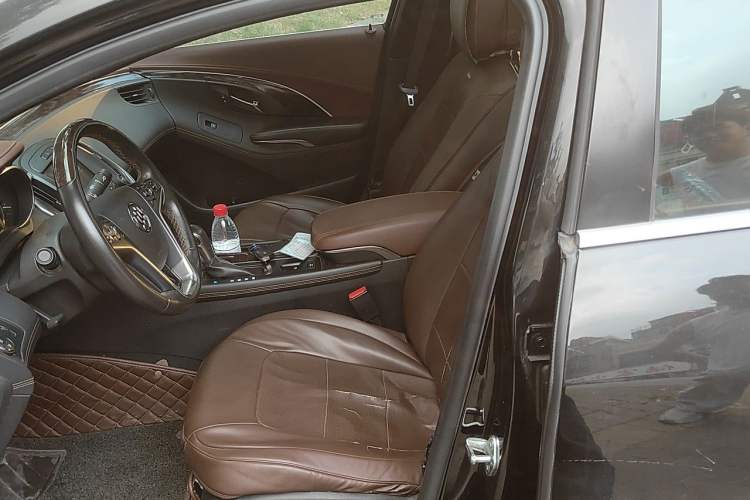 Used Buick LaCrosse 2013 2.4L SIDI Luxury Comfort Edition Left Front Seat