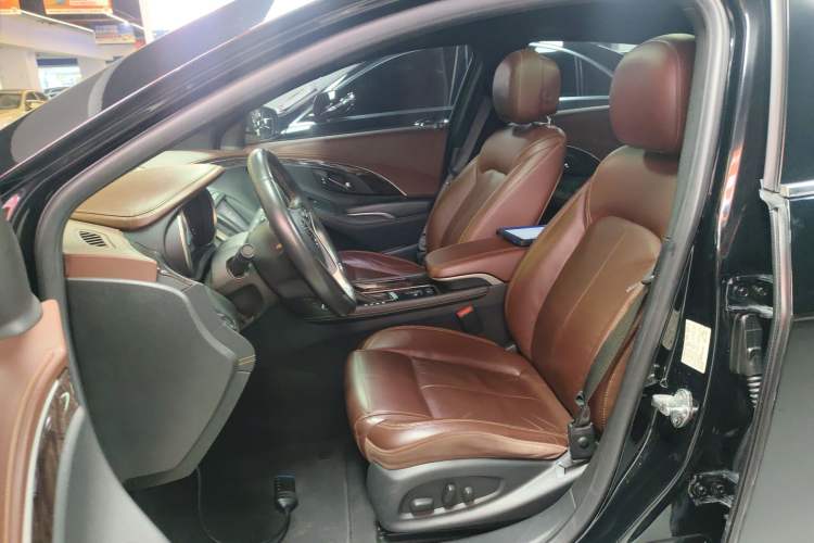 Used Buick LaCrosse 2013 2.4L SIDI Elite Comfort Version Left Front Seat
