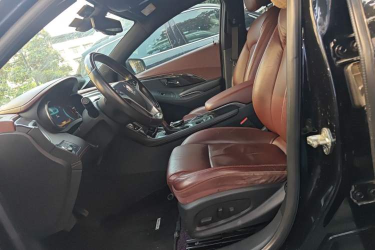 Used Buick LaCrosse 2013 2.4L SIDI Elite Comfort Version Left Front Seat