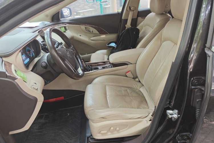 Used Buick LaCrosse 2013 2.4L SIDI Elite Comfort Version Left Front Seat