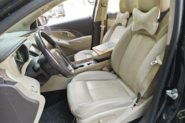 Used Buick LaCrosse 2013 2.0T SIDI Technology Version Left Front Seat