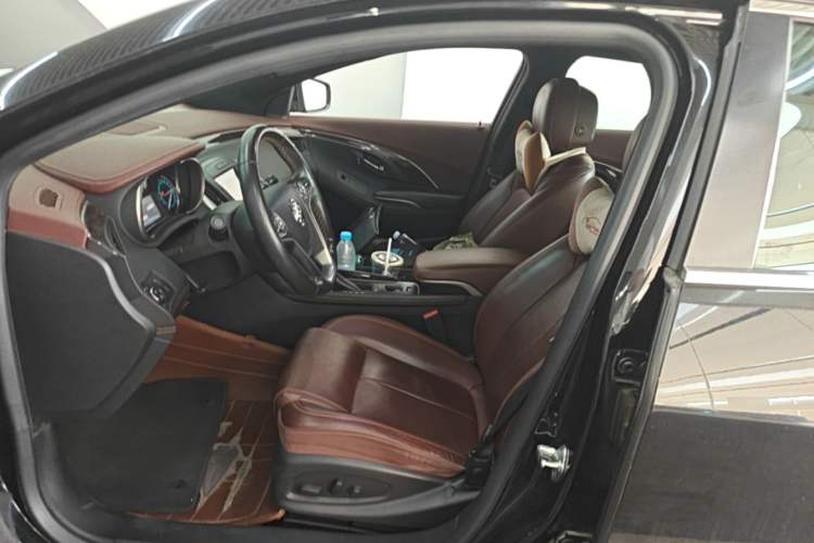 Used Buick LaCrosse 2013 2.4L SIDI Elite Comfort Version Left Front Seat