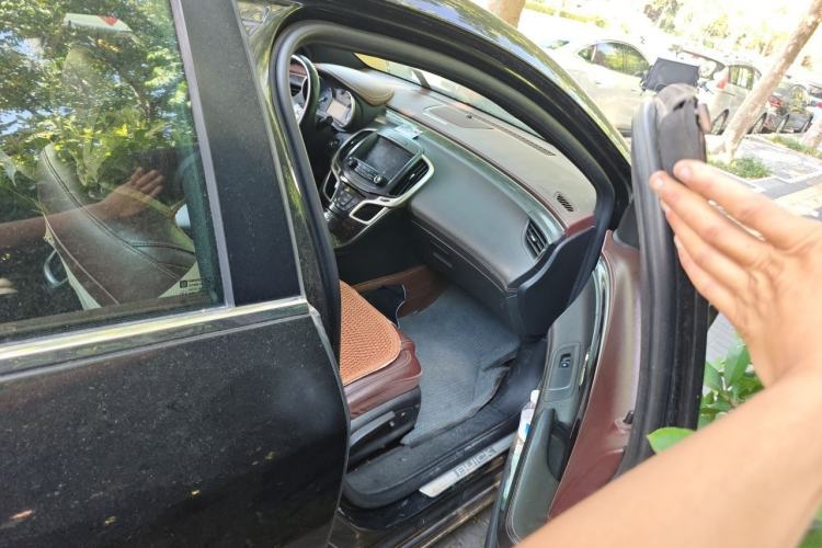 Used Buick LaCrosse 2013 2.0T SIDI Elite Tech Version Left Front Seat
