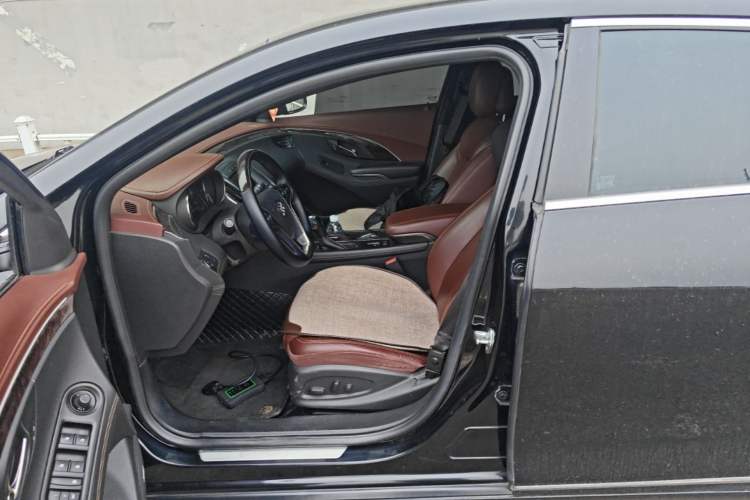 Used Buick LaCrosse 2013 2.4L SIDI Luxury Comfort Edition Left Front Seat