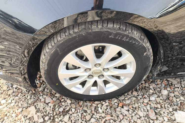 Used Buick LaCrosse 2013 2.4L SIDI Leading Comfort Version Left Front Wheel Hub