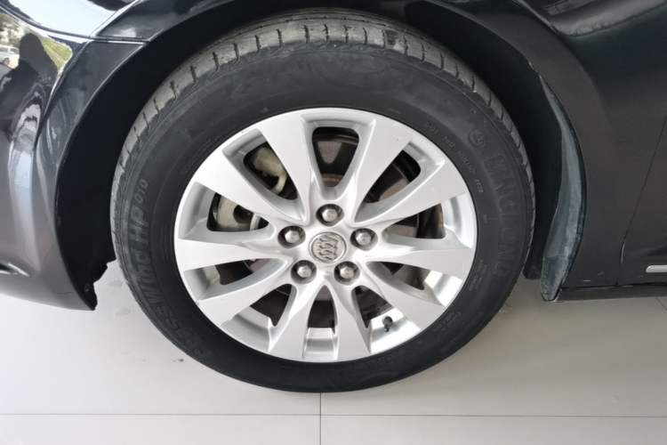Used Buick LaCrosse 2013 2.4L SIDI Leading Comfort Version Left Front Wheel Hub