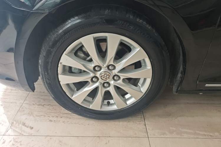 Used Buick LaCrosse 2013 2.4L SIDI Leading Comfort Version Left Front Wheel Hub