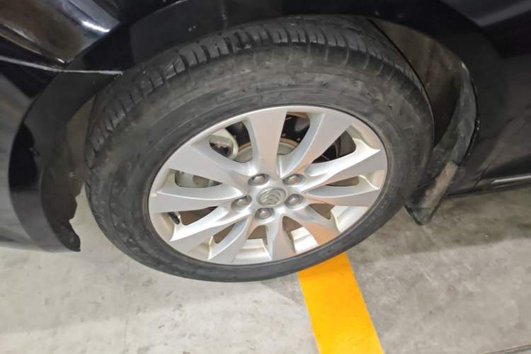 Used Buick LaCrosse 2013 2.4L SIDI Leading Comfort Version Left Front Wheel Hub