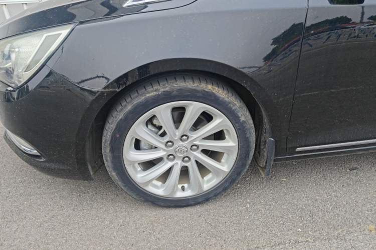 Used Buick LaCrosse 2013 2.4L SIDI Luxury Comfort Edition Left Front Wheel Hub