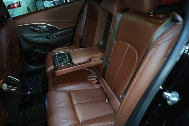 Used Buick LaCrosse 2013 2.4L SIDI Luxury Comfort Edition Left Rear Seat