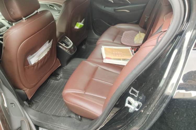 Used Buick LaCrosse 2013 2.4L SIDI Elite Comfort Version Left Rear Seat