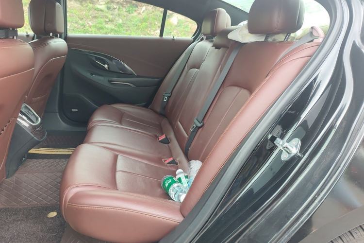 Used Buick LaCrosse 2013 2.4L SIDI Luxury Comfort Edition Left Rear Seat