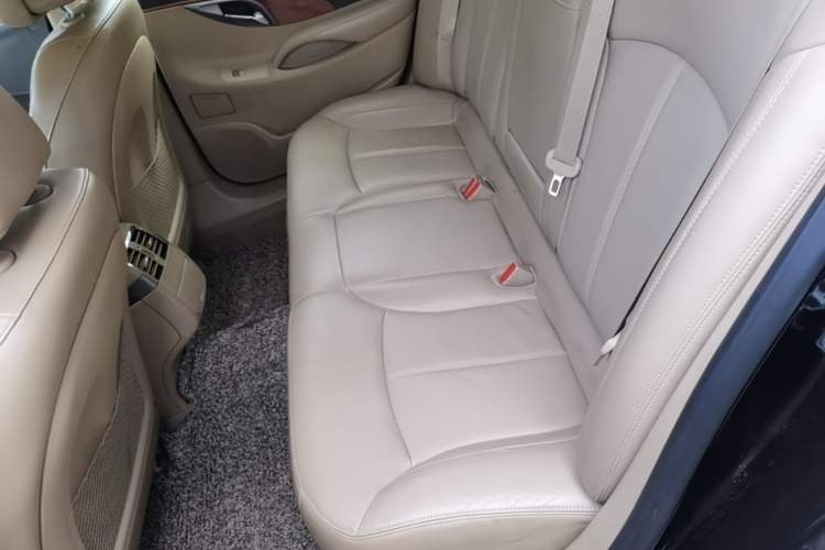 Used Buick LaCrosse 2013 2.4L SIDI Elite Comfort Version Left Rear Seat