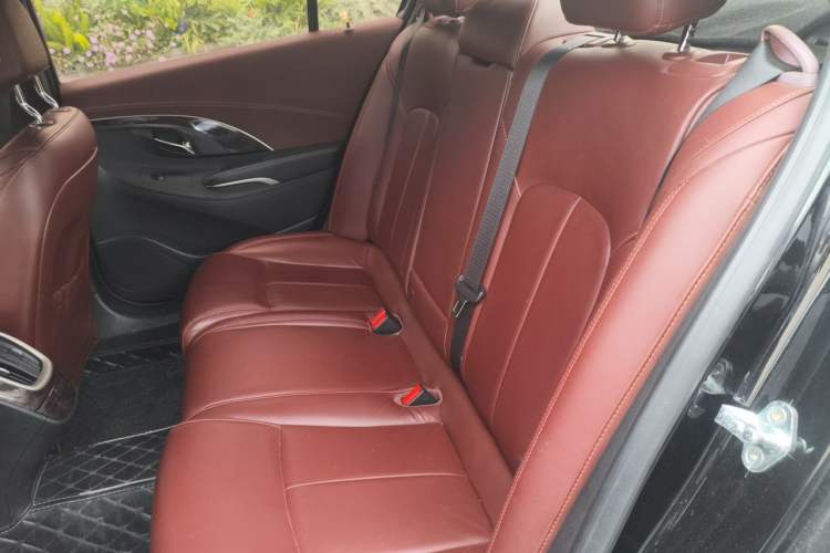 Used Buick LaCrosse 2013 2.4L SIDI Elite Comfort Version Left Rear Seat