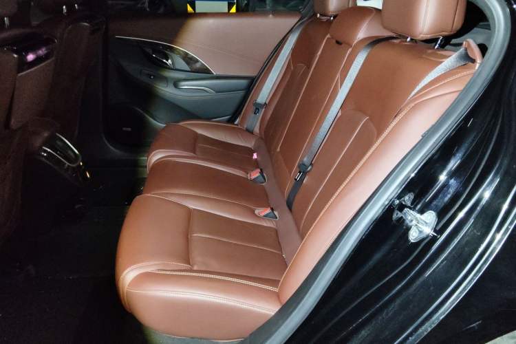 Used Buick LaCrosse 2013 3.0L SIDI V6 Smart Luxury Flagship Model Left Rear Seat