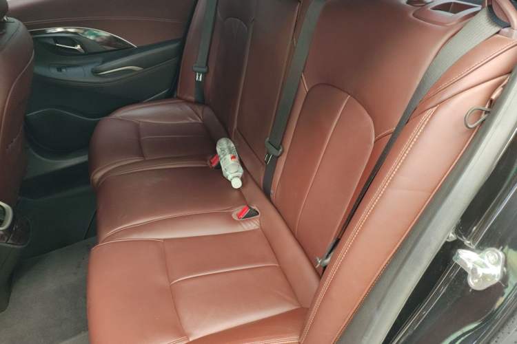 Used Buick LaCrosse 2013 2.4L SIDI Elite Comfort Version Left Rear Seat