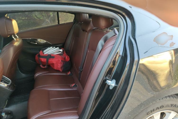 Used Buick LaCrosse 2013 2.4L SIDI Elite Comfort Version Left Rear Seat