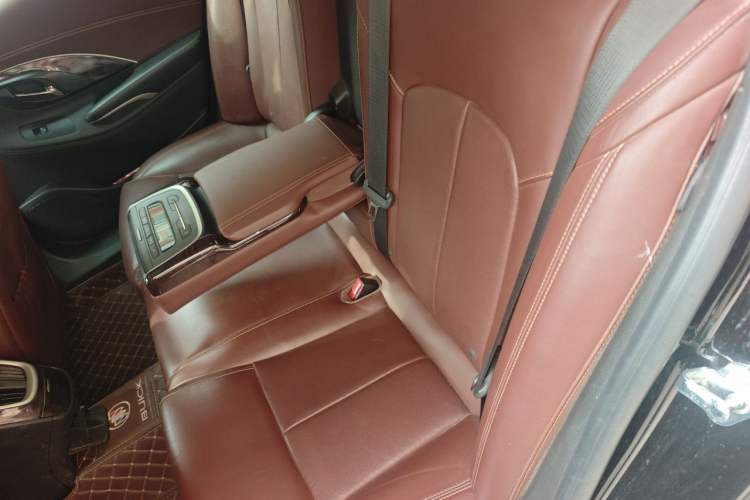 Used Buick LaCrosse 2013 2.4L SIDI Elite Comfort Version Left Rear Seat