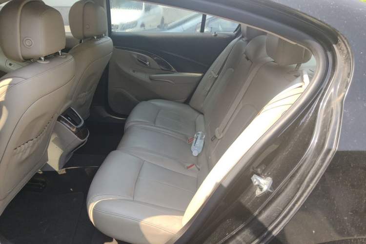 Used Buick LaCrosse 2013 2.4L SIDI Leading Comfort Version Left Rear Seat