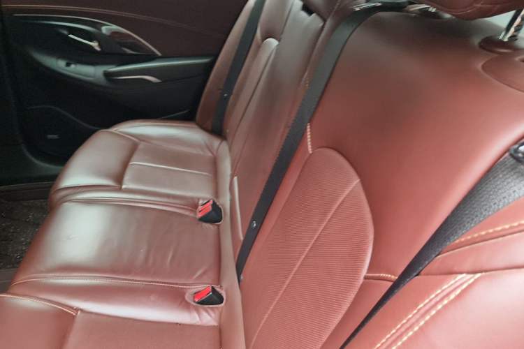 Used Buick LaCrosse 2013 2.4L SIDI Luxury Comfort Edition Left Rear Seat