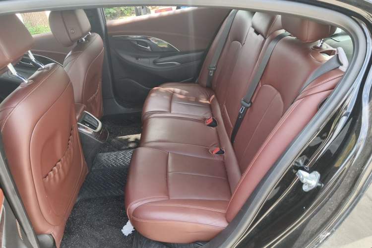 Used Buick LaCrosse 2013 2.4L SIDI Elite Comfort Version Left Rear Seat