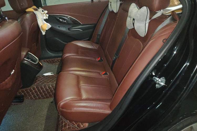 Used Buick LaCrosse 2013 2.4L SIDI Elite Comfort Version Left Rear Seat
