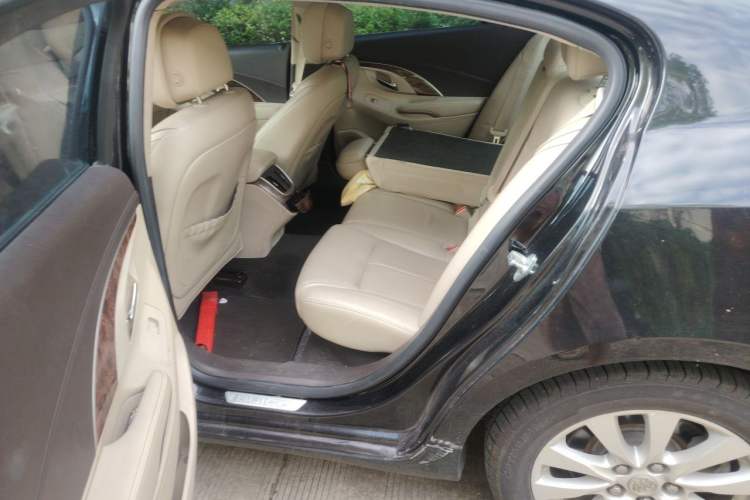 Used Buick LaCrosse 2013 2.4L SIDI Elite Comfort Version Left Rear Seat