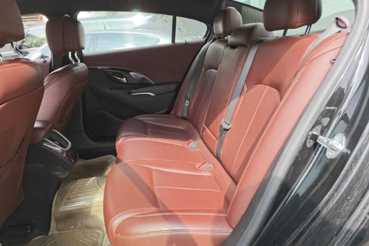 Used Buick LaCrosse 2013 2.4L SIDI Elite Comfort Version Left Rear Seat