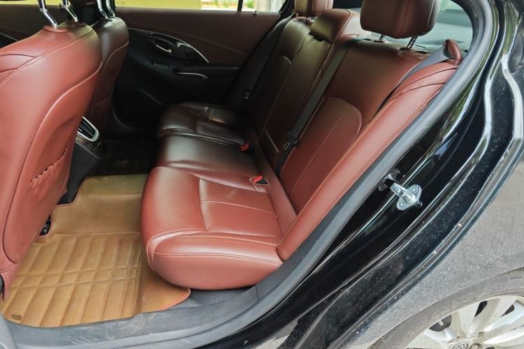Used Buick LaCrosse 2013 2.4L SIDI Elite Comfort Version Left Rear Seat