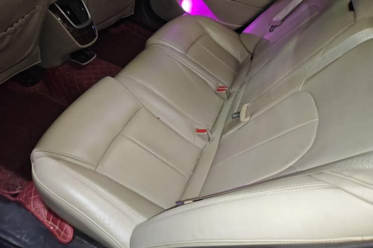 Used Buick LaCrosse 2013 2.4L SIDI Leading Comfort Version Left Rear Seat