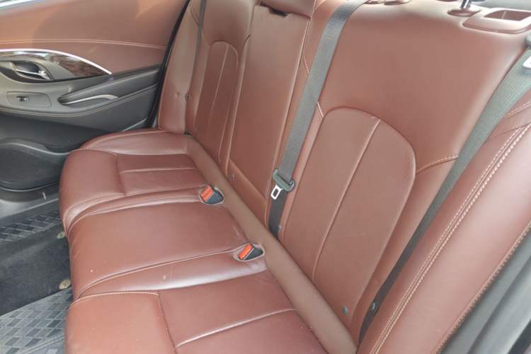 Used Buick LaCrosse 2013 2.4L SIDI Elite Comfort Version Left Rear Seat
