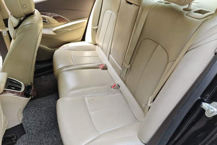 Used Buick LaCrosse 2013 2.0T SIDI Technology Version Left Rear Seat
