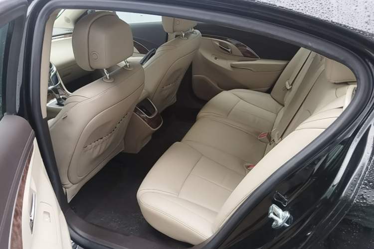 Used Buick LaCrosse 2013 2.4L SIDI Leading Comfort Version Left Rear Seat
