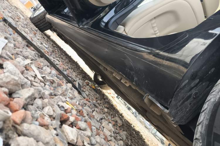 Used Buick LaCrosse 2013 2.4L SIDI Leading Comfort Version Left Side Sill