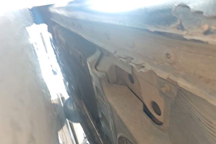 Used Buick LaCrosse 2013 2.4L SIDI Leading Comfort Version Left Side Sill