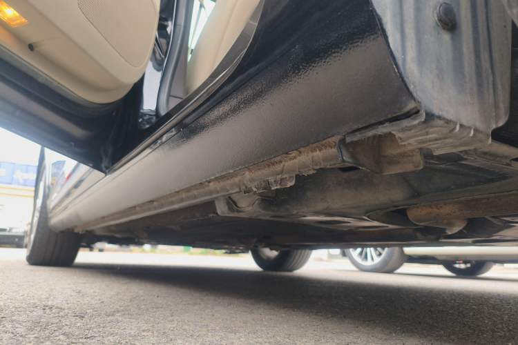 Used Buick LaCrosse 2013 2.4L SIDI Leading Comfort Version Left Side Sill